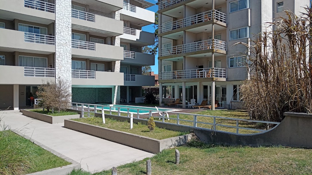 DEPTO.  4 PERSONAS CON PISCINA